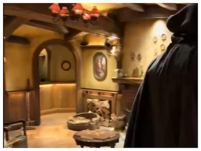 Pahadho Ke Andar Bana Ghar