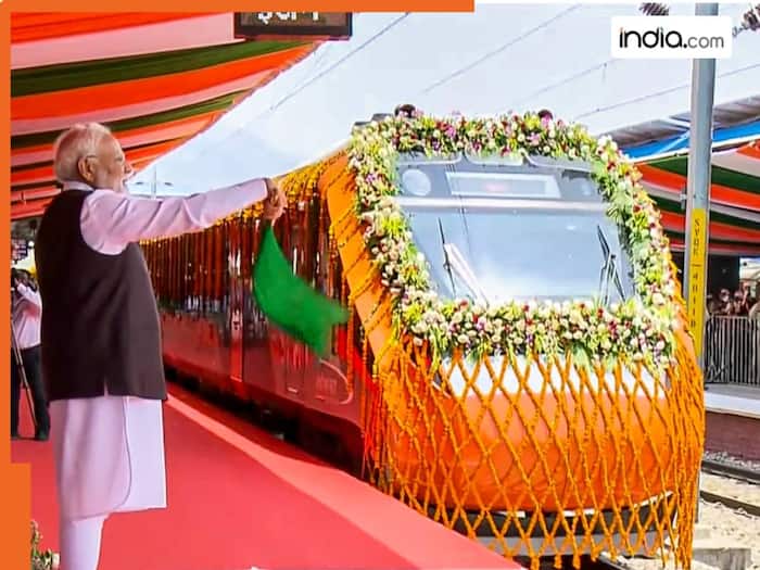 अब ट्रेन से हो आइये कश्मीर, PM मोदी ने कटरा-श्रीनगर वंदे भारत को दिखाई ...