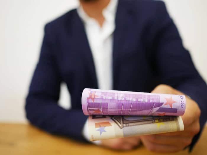 Vastu Dosh for money  3