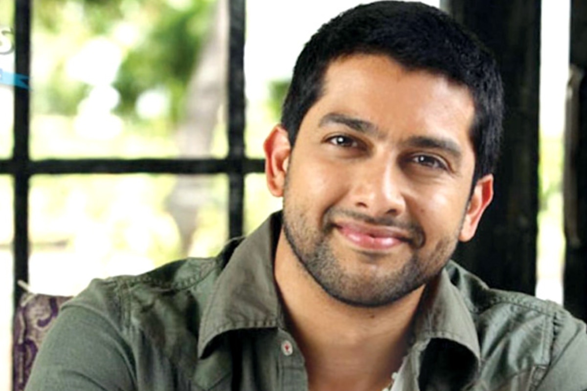 Meet actor who is Karisma Kapoor’s brother, both share same birthday, his debut film was superhit, then gave 40 flop films; his name is…