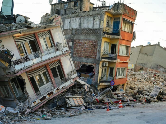 Earthquake  1