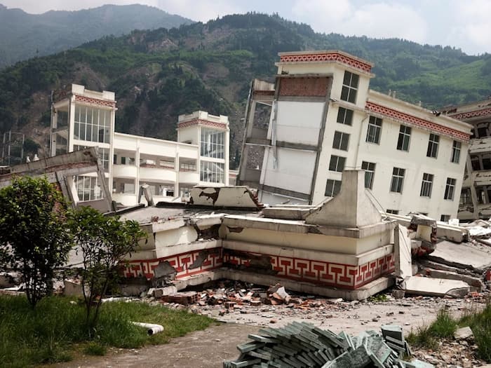 Earthquake  14