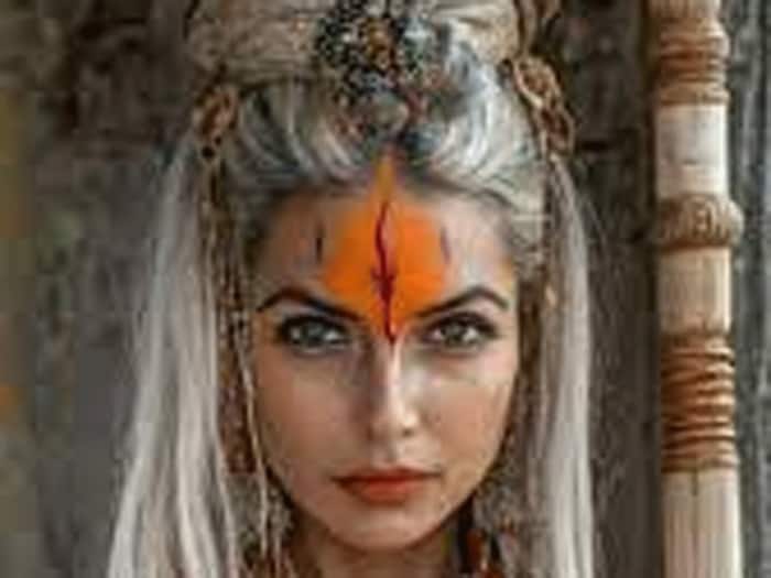 Female naga sadhu ganga sna