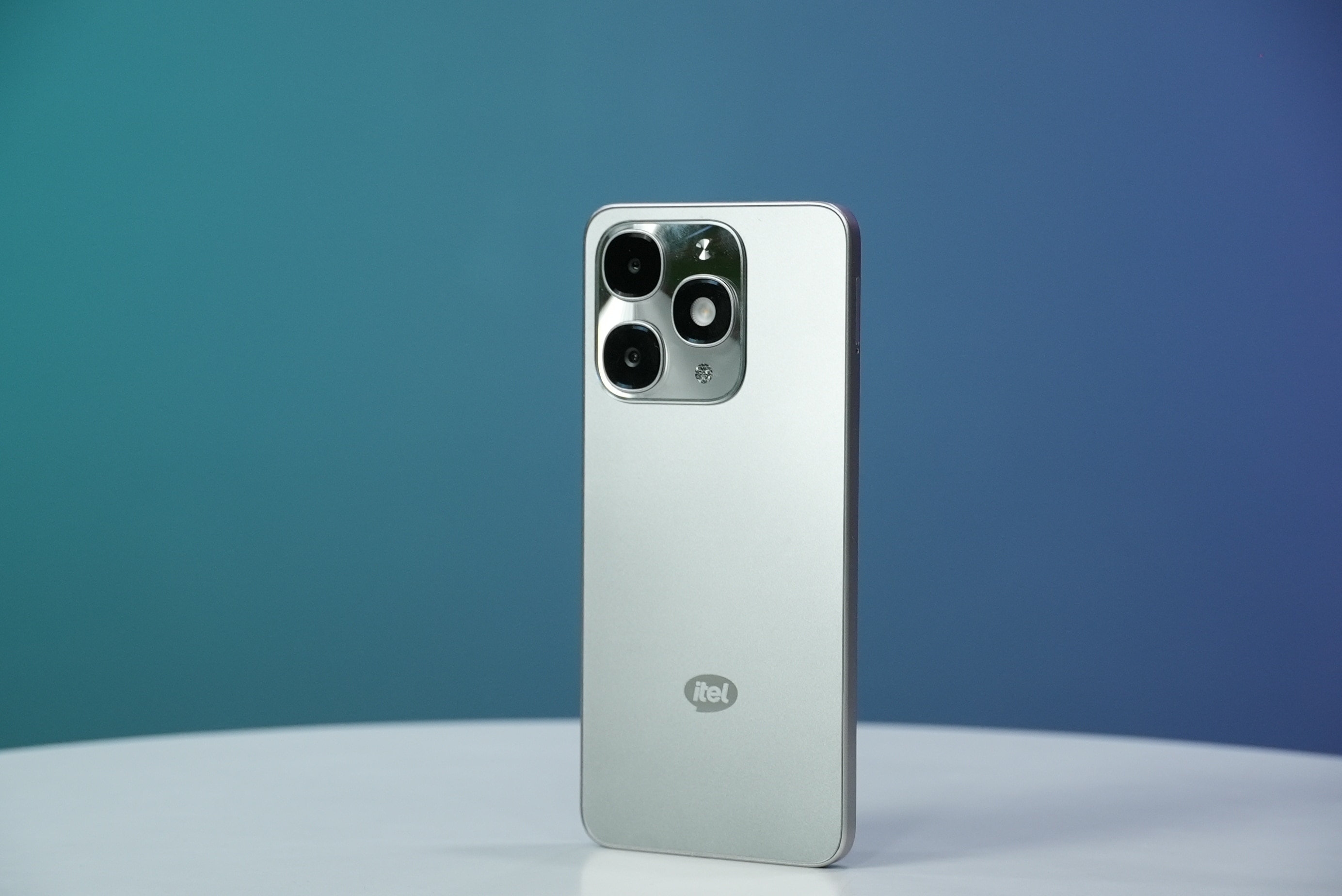 itel A90スマートフォン Android 14、5000mAh バッテリー itel A90スマートフォン Android 14、5000mAh バッテリー