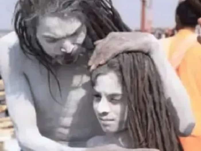 Mahila naga sadhu period da