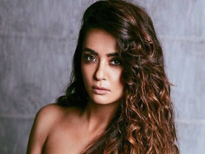 Surveen chawla unknown fact