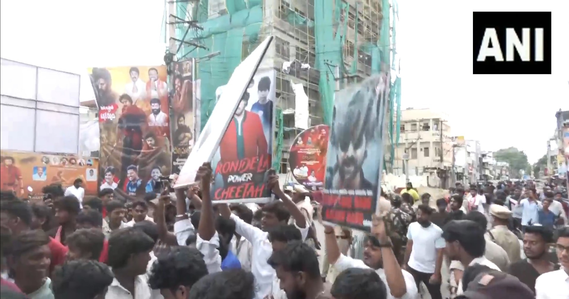 Pawan Kalyan’s fans cheer outside theatres, roads in Vijayawada on ‘Hari Hara Veera Mallu’ release