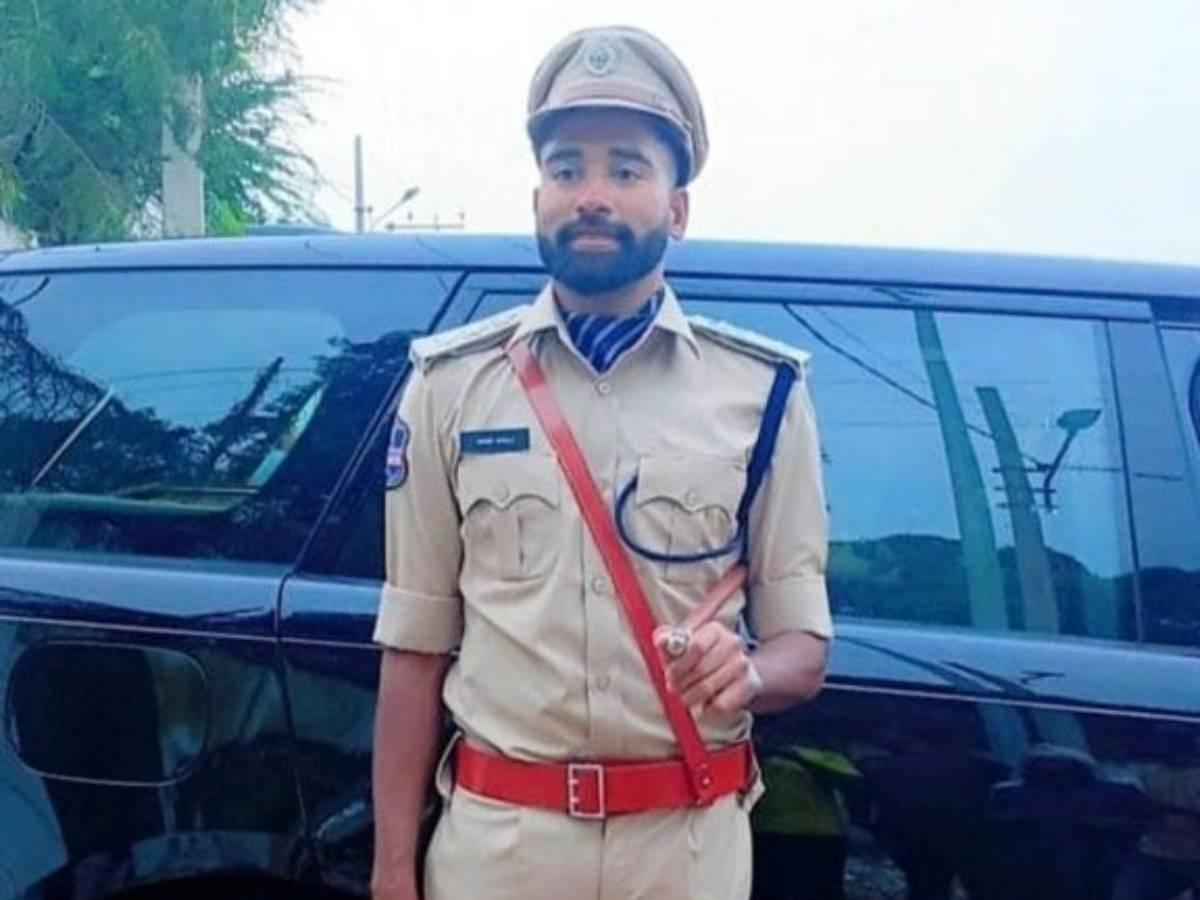 भारत के मोहम्मद सिराज ही नहीं पाकिस्तान के ये स्टार क्रिकेटर भी हैं DSP ...