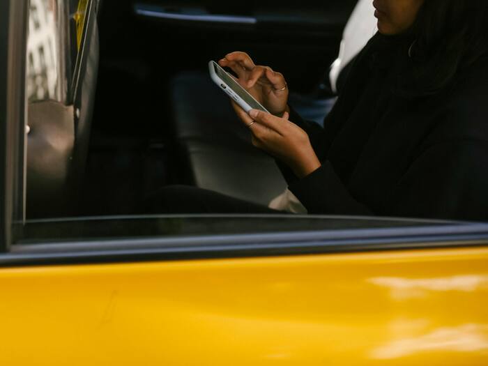 How To Stay Safe While Using Online Cabs