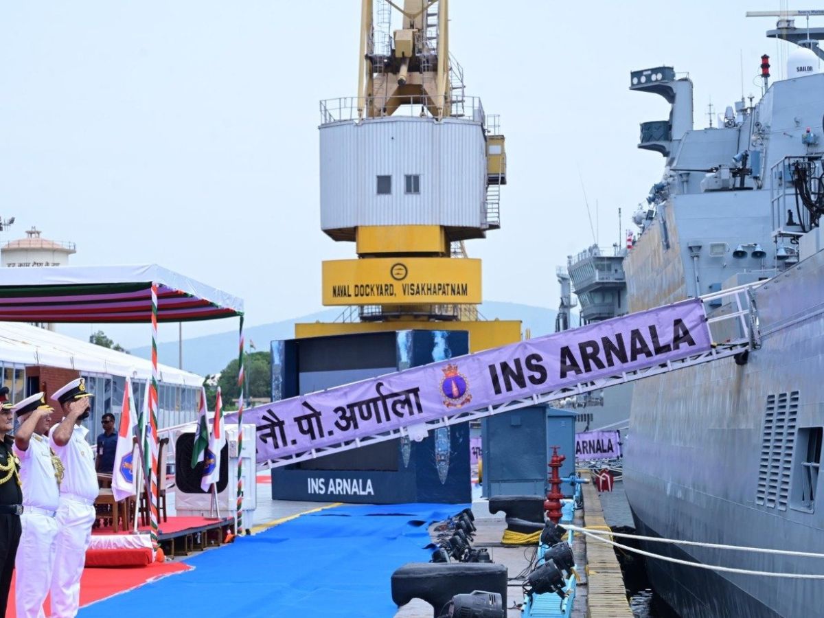 Ins Rajaranaveeran भारतीय नौसेना का नया साइलेंट किलर ‘INS अर्नला’, समंदर की गहराइयों में ...