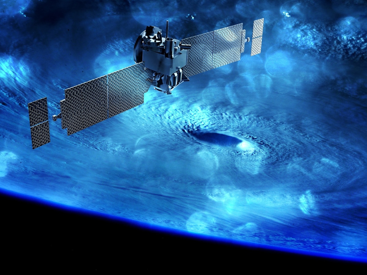 Internet In Space ना मोबाइल, ना इंटरनेट, तो अंतरिक्ष से लाइव कॉल कैसे संभव? NASA की ...