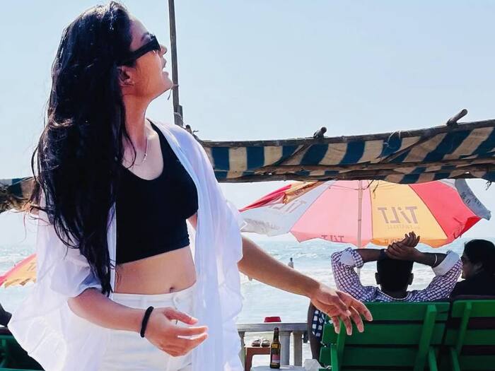 Salonee Dangore signed pics