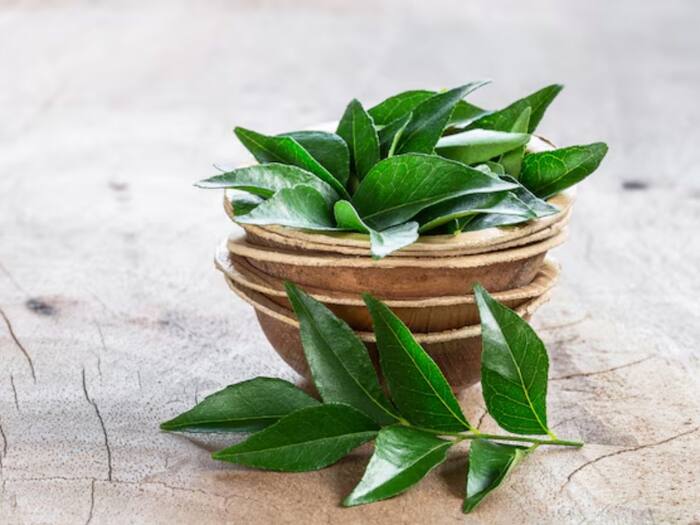 Curry leaves 14