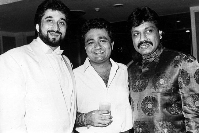 Gulshan Kumar in the middle
