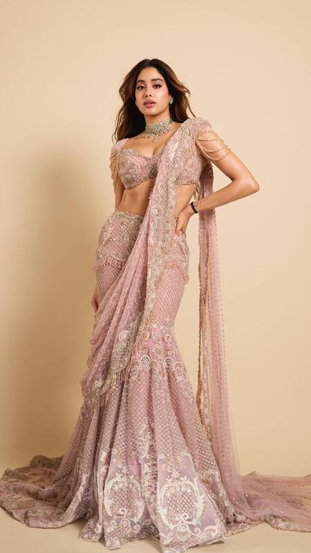 Janhvi Kapoor in pastel pink lehenga is all things glam and glitter