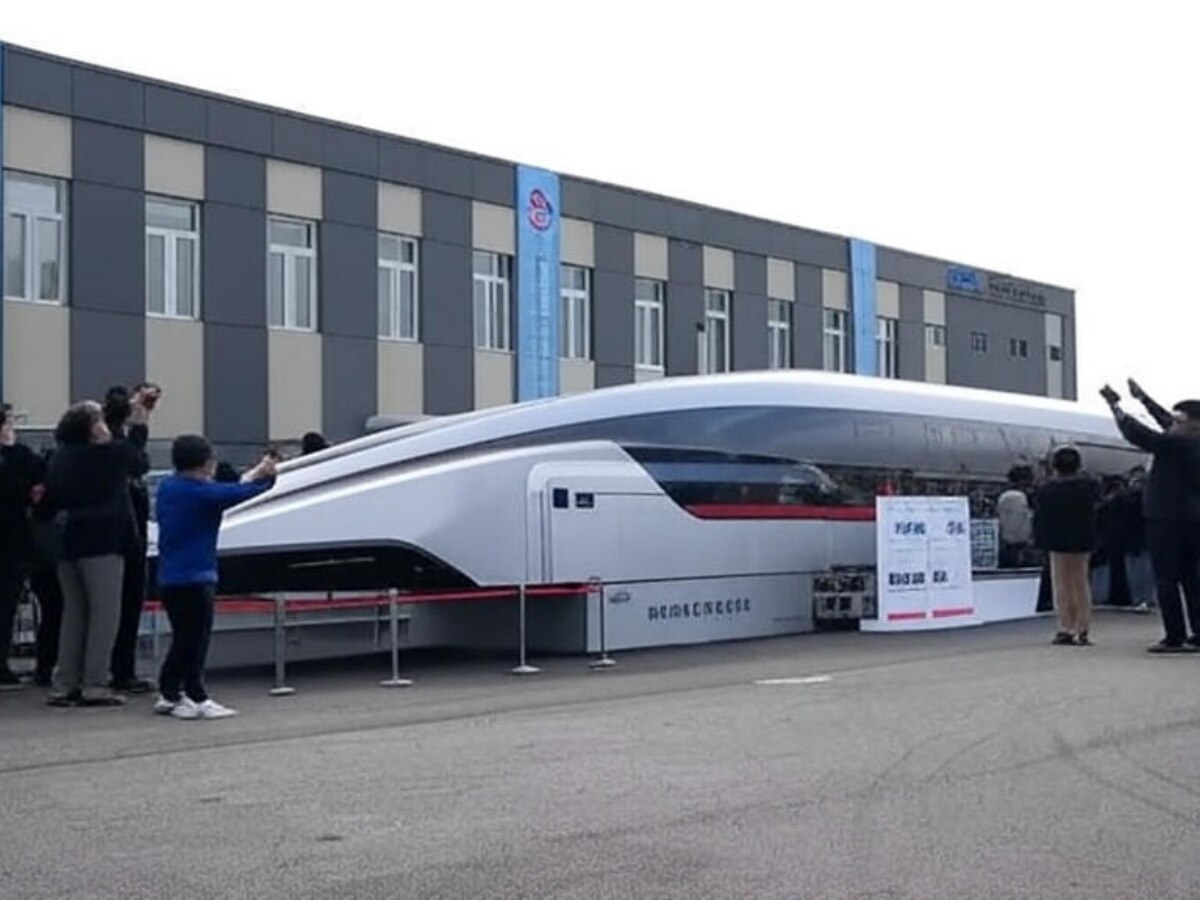 चला गया 'बुलेट ट्रेन' का जमाना...भारत के पड़ोसी देश में दौड़ी Maglev ...