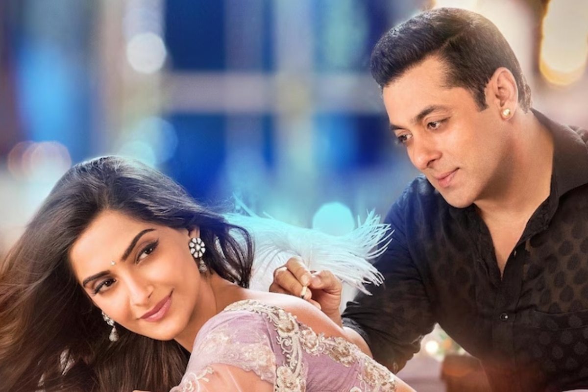 In 2-hour, 44-minute superhit movie, hero romanced 19 years younger heroine, movie won 13 awards, Name is…, actors are…