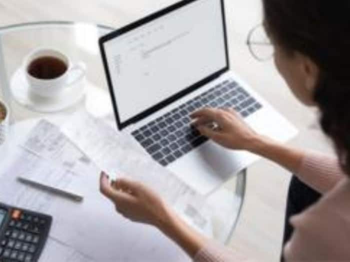 Housewives Need To Pay Income Tax