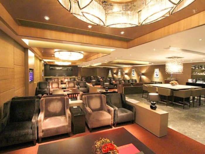 Airport lounge access