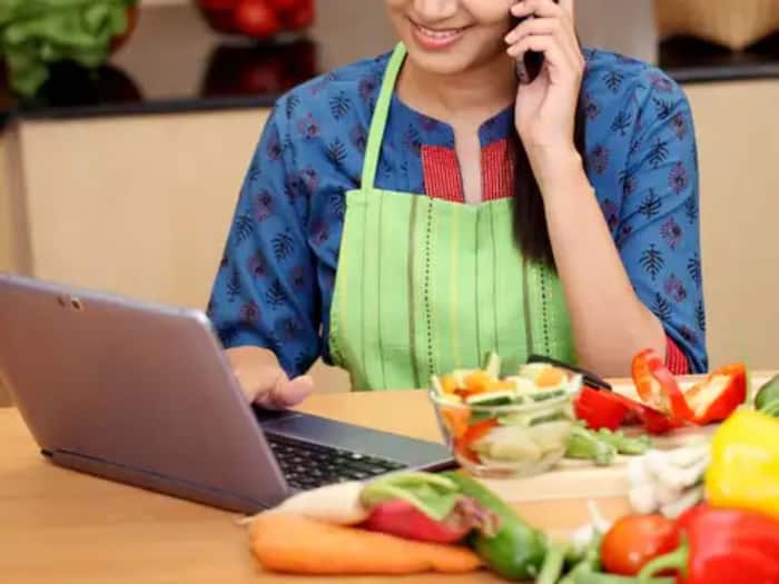 Housewives Need To Pay Income Tax