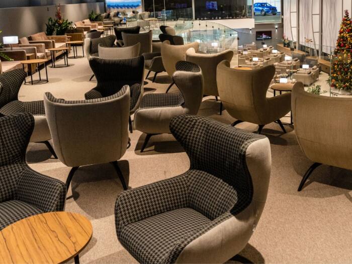 Airport lounge access
