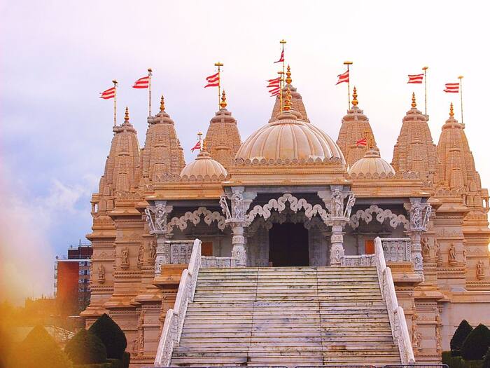 Mandir me kya kare kya na kare