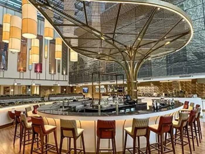 Airport lounge access