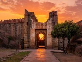 7 Short Yet Stunning Treks In Delhi NCR Where You Can Breathe Fresh Air & Find Peace