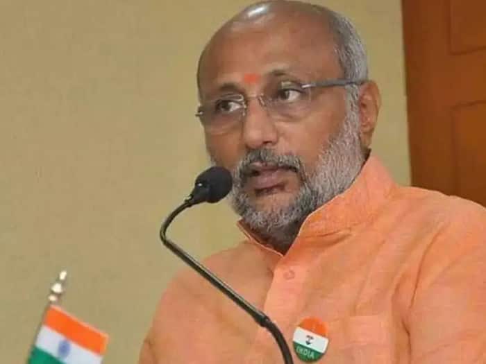 CP Radhakrishnan Education