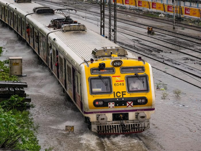 Mumbai Rain: Bad news for Mumbaikars as local Train suspended between CSMT and Thane due to...