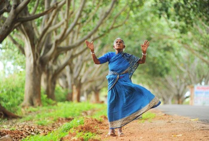 Saalumarada Thimmakka planted more than 1 lakh tree in her lifetime achievements in hindi