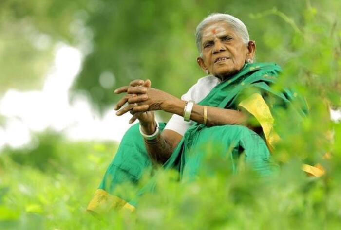 Saalumarada Thimmakka planted more than 1 lakh tree in her lifetime achievements in hindi