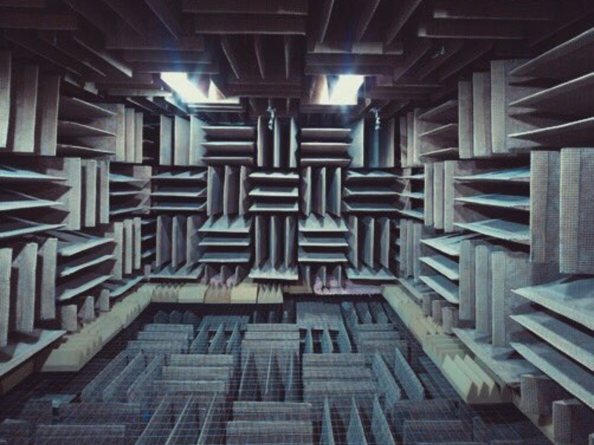 यह कमरा कर देगा आपको पागल! जानिए दुनिया के सबसे Quietest Room की हैरान