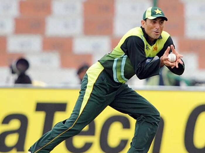 Younis Khan catches