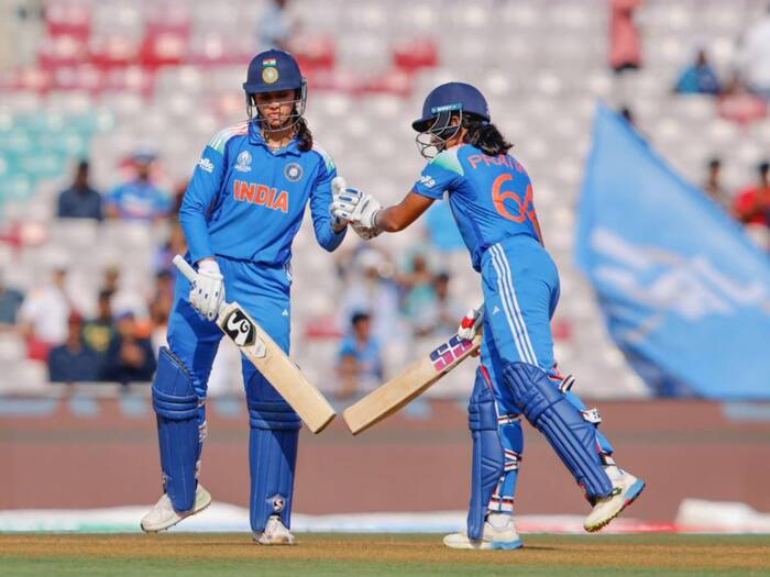 Pratika Rawal and Smriti Madhana pics