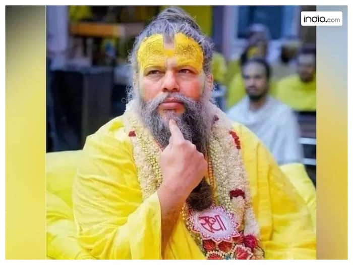 Premanand Ji Maharaj Health BIG Update: Dhirendra Shastri issues statement, says Vrindavan saint is absolutely..., devotees want to...