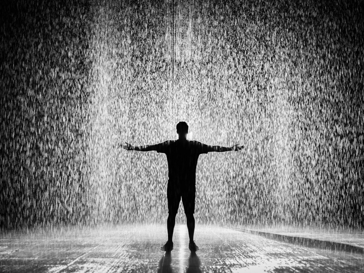 Artificial Rain: क्या आर्टिफिशियल रेन में भीगना खतरनाक है? जानिए क्या ...