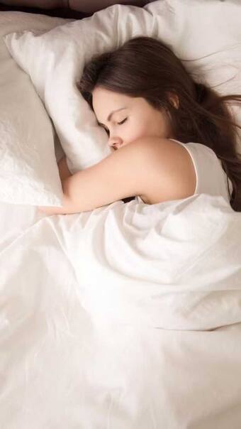 7 simple yoga poses to help relieve insomnia