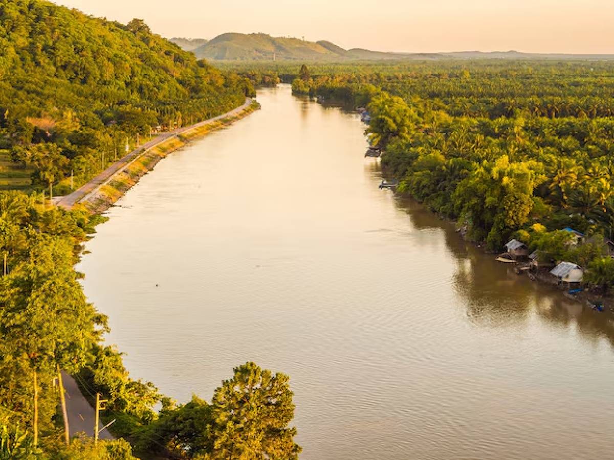 Land Of Rivers Land of Rivers: नदियों की धरती कहलाता है ये पड़ोसी देश, बहती हैं दुनिया ...