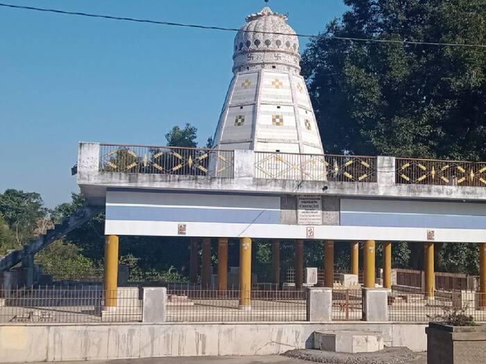 Pushpavati nagri ancient temples