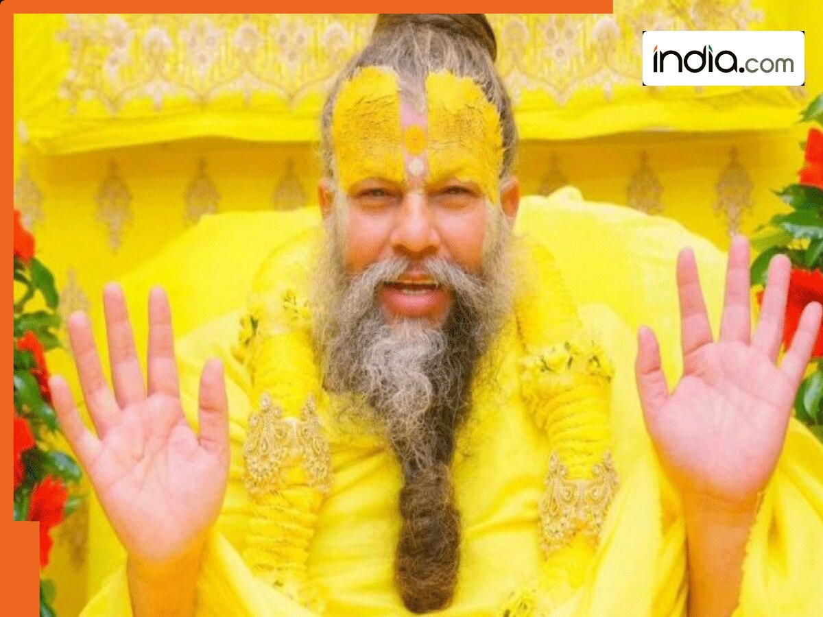 Premanand Ji Maharaj: चापलूस लोग ऑफिस में बॉस के सामने नीचा दिखाते हैं ...