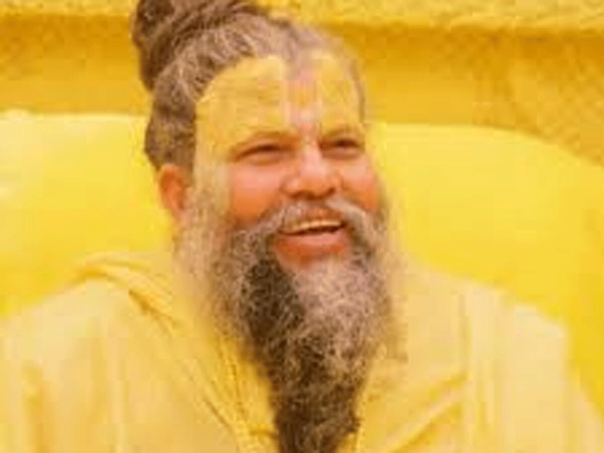 Premanand Ji Maharaj: चापलूस लोग ऑफिस में बॉस के सामने नीचा दिखाते हैं ...