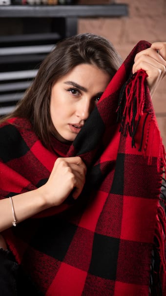 6 Elegant Winter Shawls for Women – 2025 Collection!