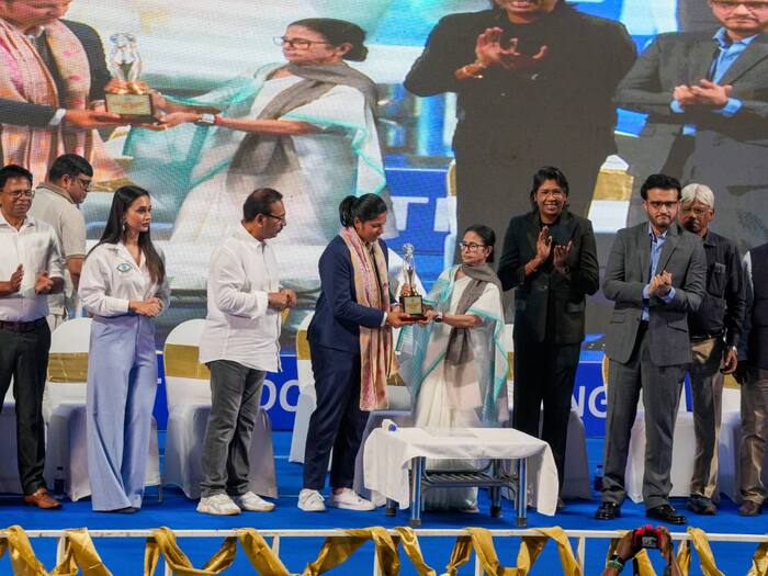 Richa Ghosh felicitation in Kolkata