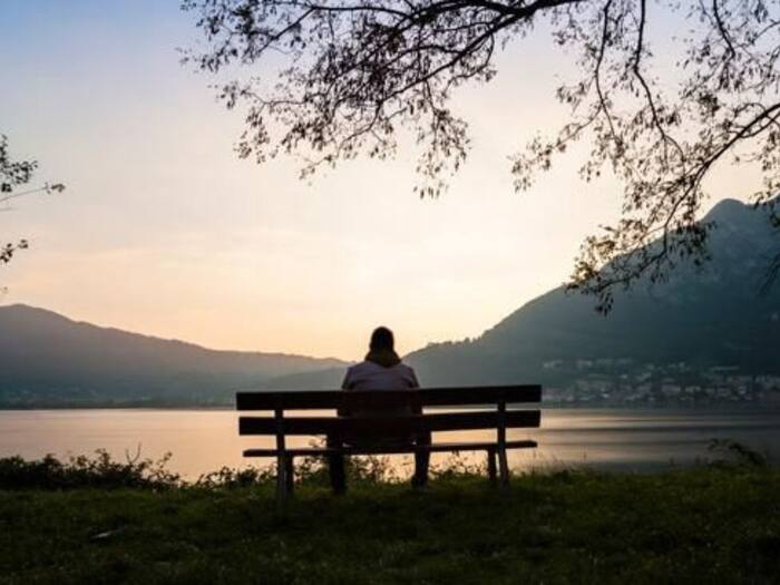 Identify sunset anxiety symptoms