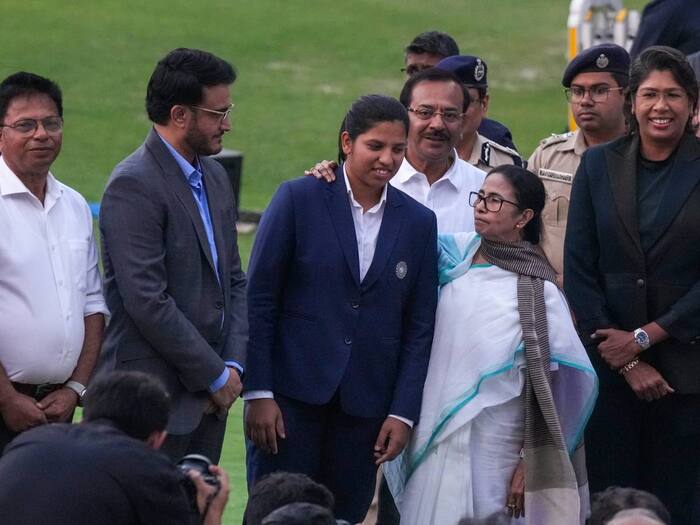 Richa Ghosh felicitation in Kolkata