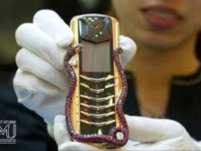 Vertu Signature Cobra