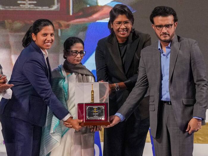 Richa Ghosh felicitation in Kolkata