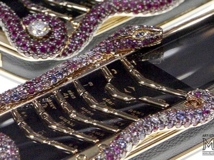 Vertu Signature Cobra