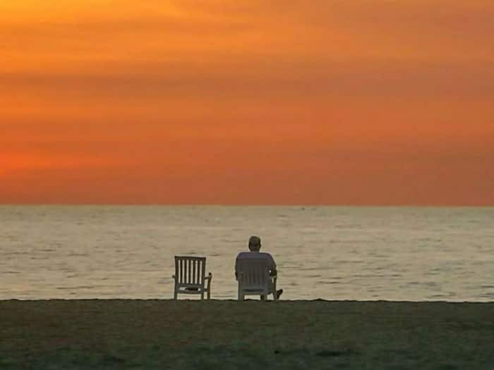 Identify sunset anxiety symptoms